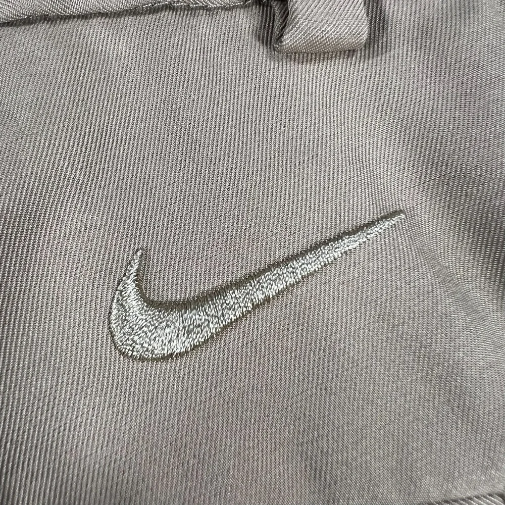 Nike Mens Shorts Size 32 Khaki Chino Golf Dri-Fit Lightweight Outdoor Casual